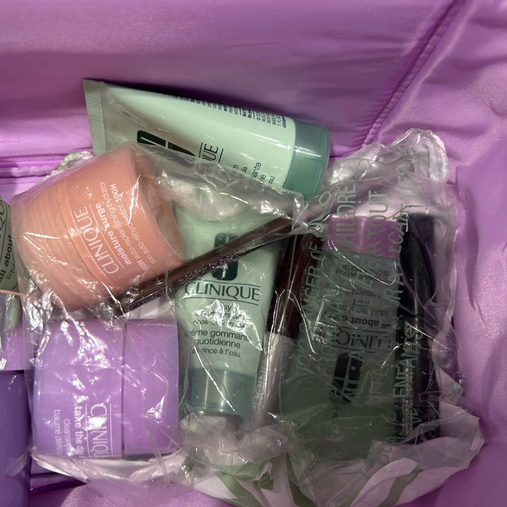 Clinique bundle - Picture 4 of 6